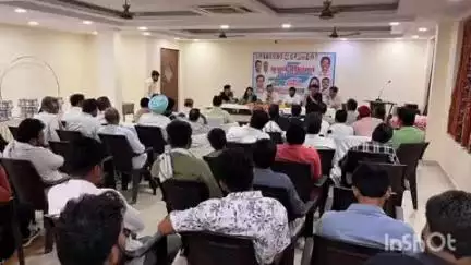 अनूपपुर: अनूपपुर में AICC पर्यवेक्षक भाई जगताप का आगमन, पत्रकारों से की भेंट और संवाद