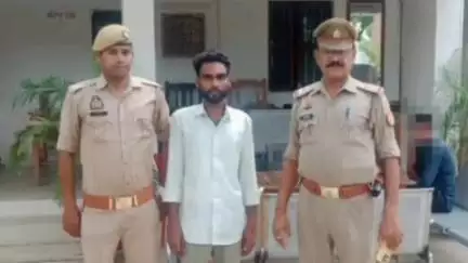 नवाबगंज: बंगला बाजार चौराहे के पास पुलिस ने झूठा वादा करने के मामले में 1 वांछित अभियुक्त को किया गिरफ्तार