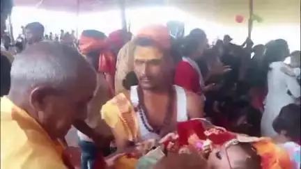 चकरनगर: महाराजपुरा गांव में संगीतमय श्रीमद्भागवत कथा के पांचवें दिन कृष्ण जन्म लीला का भव्य आयोजन, पंडाल में धूम मची
