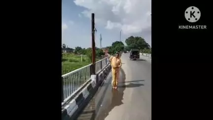 निज़ामाबाद: तमसा नदी पुल पर अंधेरे ने बढ़ाई राहगीरों की मुश्किलें, सभासदव व समाजसेवी  ने की स्ट्रीट लाइट लगानेकी मांग#jansamasya