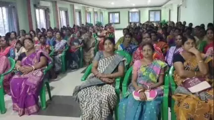 দুবরাজপুর: দুবরাজপুরে মহিলা তৃণমূল কংগ্রেসের উদ্যোগে "তোমার ঠিকানা উন্নয়নের নিশানা" কর্মসূচিতে অংশ নিলেন পৌর প্রধান সহ অন্যান্যরা