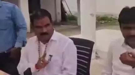 बुलढाणा: शहरातील मिलिंद नगर व सावित्रीबाई फुलेनगर येथे आमदार संजय गायकवाड यांनी दिली भेट