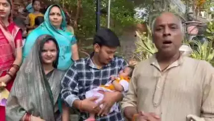 पोरसा: कन्या रत्न प्राप्ति की खुशी में पोरसा मुक्ति धाम स्थित महाकाल मंदिर पर कराया गया कन्या भोज