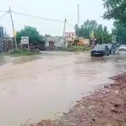 अम्बाला: शहजादपुर: धनाना बस स्टैंड पर जमा पानी, जनता परेशान