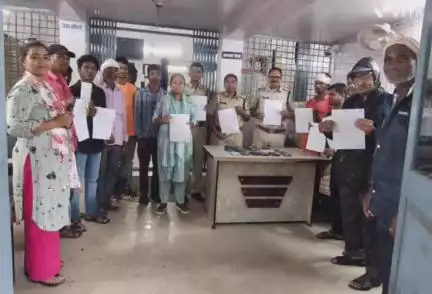 मंडला: सीईआईआर पोर्टल से 23 गुम मोबाइल बरामद कर मालिकों को लौटाए, मंडला पुलिस का साइबर जागरूकता अभियान जारी