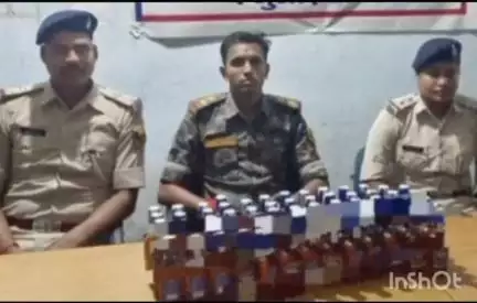 गया टाउन सीडी ब्लॉक: जिले के थाना क्षेत्रों से पुलिस ने शराब मामले में 5 आरोपियों को महुआ, विदेशी शराब, बाइक व कार के साथ किया गिरफ्तार