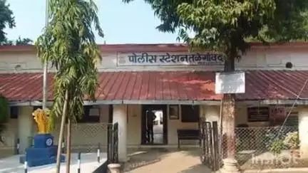धामणगाव रेल्वे: ट्रक अपघाताचा बनाव करून 450000 रुपयाचा माल केला लंपास मालक-चालक क्लीनर विरोधात  पोलिसात गुन्हा दाखल