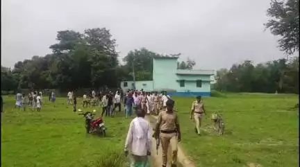 बहादुरपुर: बीती रात भीषण डकैती की घटना के बाद एसएसपी घटनास्थल पर पहुंचे, जल्द गिरफ्तारी का दिया आश्वासन
