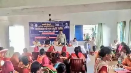लातेहार: 50% से अधिक आबादी वाले ग्राम पंचायत के लोगों को सरकार की जनकल्याणकारी योजनाओं से जोड़ा जा रहा है