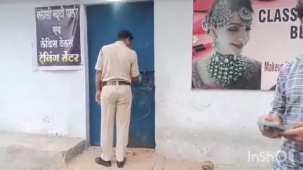 कोरबा: कमरे में घुसकर गैस खोलने और तोड़फोड़ करने के बाद युवक ने खुद को कमरे में किया बंद, पुलिस ने दरवाजा तोड़कर निकाला बाहर