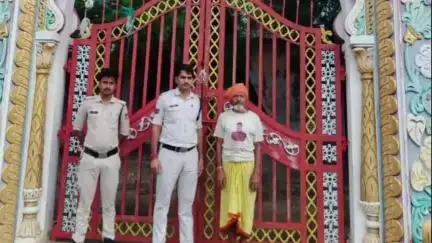महाराजपुर: गढ़ीमलहरा पुलिस ने थाना क्षेत्र के धार्मिक स्थलों का किया निरीक्षण, दिए निर्देश