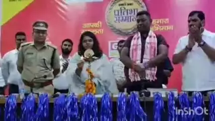 चतरा: डीएमएफटी प्रशिक्षण भवन में प्रभात खबर प्रतिभा सम्मान समारोह आयोजित