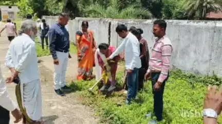 दंतेवाड़ा: फरसपाल में धरती आबा ग्राम उत्कर्ष अभियान का सफल आयोजन हुआ, वृक्षारोपण भी किया गया