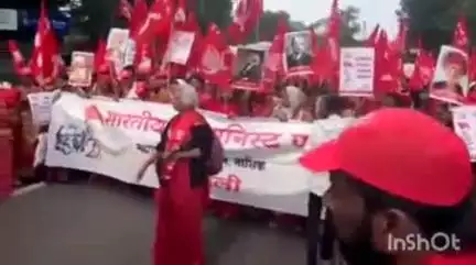 नाशिक: भव्य रॅली काढत भारतीय कम्यूनिष्ट पक्षाच्या राष्ट्रीय अधिवेशनास श्रीकृष्ण लॉन्स येथे  झाला प्रारंभ