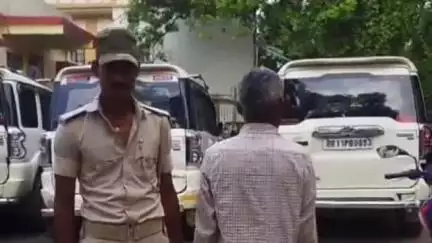 मधेपुरा: मद्य निषेध विभाग की कार्रवाई में अवैध शराब और बाइक के साथ एक व्यक्ति गिरफ्तार