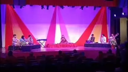 बरेली: बरेली में एसआरएमएस रिद्धिमा में आज गायन कार्यक्रम 'स्वर अर्पण' का आयोजन हुआ