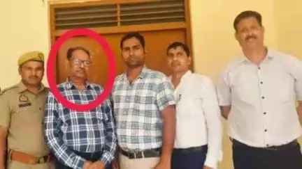 बलिया में पूर्व नियुक्त बीडीओ को खाद्यान्न घोटाले में ईओडब्ल्यू वाराणसी ने किया गिरफ्तार
