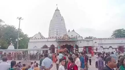 ସମ୍ବଲପୁର ମ୍ୟୁନିସିପାଲଟି: ରାଜସ୍ବ ମନ୍ତ୍ରୀ ସୁରେଶ ପୂଜାରୀ କଲେ ମାଁ ସମଲେଶ୍ଵରୀଙ୍କ ମନ୍ଦିର ଠାରେ ମାଁଙ୍କ ଦର୍ଶନ