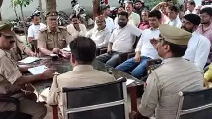 मंझनपुर: मोहर्रम को लेकर ताजिया दारों और पुलिस के बीच पश्चिम शरीरा में हुई बैठक में तैयार किए गए मानक