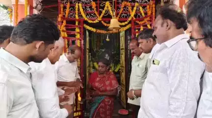 సంతనూతలపాడు: గుమ్మలంపాడు గ్రామంలో రేణుక ఎల్లమ్మ తల్లి కొలుపుల కార్యక్రమంలో పాల్గొన్న ఎమ్మెల్యే బిఎన్ విజయ్ కుమార్