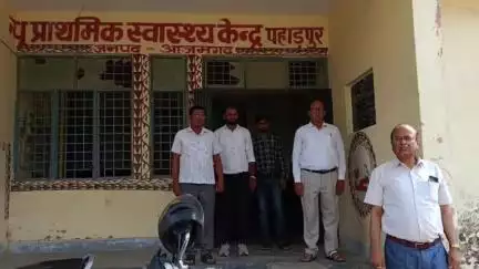 आज़मगढ़: सीएमओ ने आयुष्मान आरोग्य मेला और पीएसी महुला हाजीपुर तथा पहाड़पुर का किया निरीक्षण, मिली खामियों पर लगाई फटकार