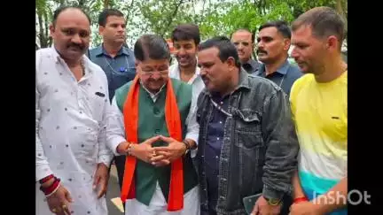 धार: मांडू को पर्यटन केंद्र बनाने की पहल, नगर परिषद मांडू ने मंत्री कैलाश विजयवर्गीय से की मुलाकात