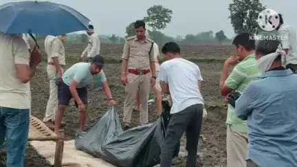 शाढ़ौरा: झीला गांव में 26 वर्षीय युवक का सिर कटा शव मिलने से दहशत, पुलिस जांच में जुटी