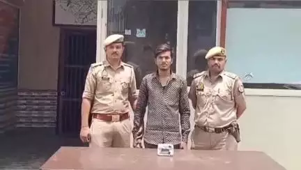 शाहजहांपुर: कोतवाली पुलिस ने मौजमपुर जाने वाले रास्ते से 54 ग्राम स्मैक के साथ एक मादक पदार्थ तस्कर को गिरफ्तार किया