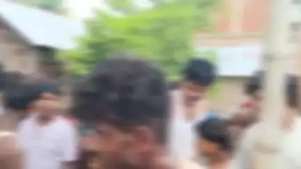 लौरिया: सिरसिया कॉलोनी में चोर को राशि से बांधकर लोगों ने किया पिटाई #video #viral