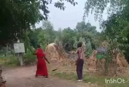 बिलग्राम: मल्लावां क्षेत्र के कछीयन पुरवा में कंडे रखने के विवाद में दो पक्षों के बीच लाठी-डंडे चले, वीडियो वायरल, केस दर्ज