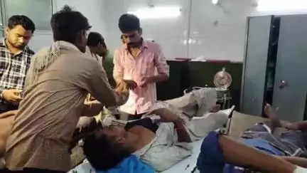 महोबा: पठारी गांव में नशे में छत से गिरा युवक, गंभीर हालत में हायर सेंटर किया गया रेफर