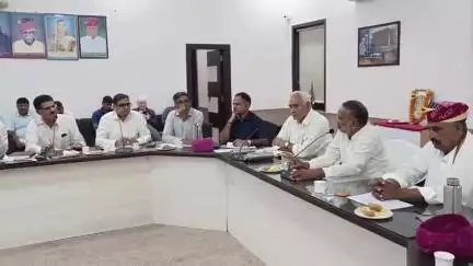 नागौर: ऊर्जा मंत्री के सामने विधायक डांगा ने डिस्कॉम अधिकारियों की की शिकायत, मंत्री ने लगाई फटकार