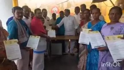 పిచ్చా టూర్ లోని టిడిపి కార్యాలయంలో సీఎం రిలీఫ్ ఫండ్ చెక్కులను పంపిణీ చేసిన ఎమ్మెల్యే కోనేటి ఆదిమూలం