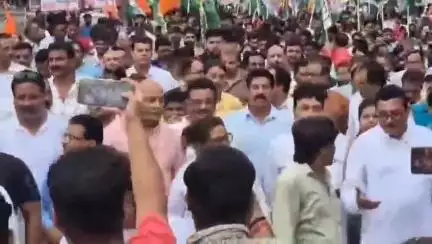 সালানপুর: কেন্দ্রীয় সরকারের বিরুদ্ধে তৃণমূলের মিছিল ও পথসভা, জন যোয়ার আসানসোলে, উপস্থিত মন্ত্রী সহ অনেকে