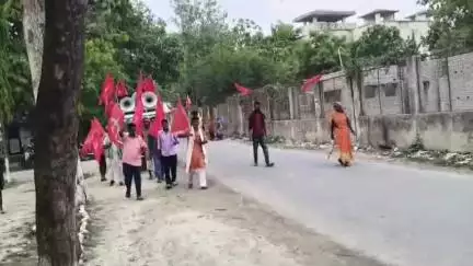 बैरिया: बदलो बिहार बदलो सरकार को लेकर बिहार यात्रा कार्यक्रम का आयोजन, बैरिया में निकली जागरूकता रैली