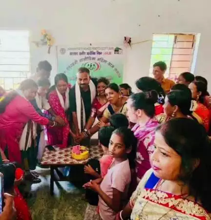 गोलमुरी-सह-जुगसलाई: दक्षिण हलुदबनी में दक्षिण हलुदबनी आजीविका महिला ग्राम संगठन का स्थापना दिवस, विधायक रहे मुख्य अतिथि