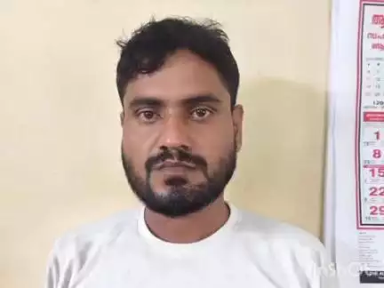 കാർത്തികപ്പള്ളി: രാമപുരത്ത് പാഴ്സൽ ലോറി തടഞ്ഞ് 3.24 കോടി രൂപ തട്ടിയെടുത്ത രണ്ടു തമിഴ്നാട് സ്വദേശികൾ റിമാൻഡിൽ