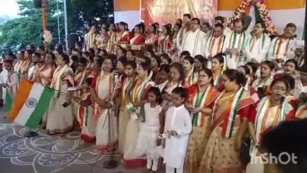 চুঁচুড়া-মগরা: ১৫০ কন্ঠে উচ্চারিত হলো বন্দেমাতারাম এমনই ছবি চুঁচুড়ায়