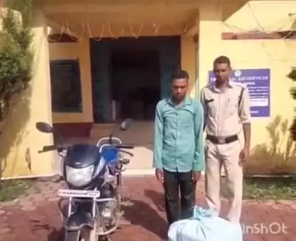 वाड्रफनगर: अंग्रेजी शराब की तस्करी मामले में बसंतपुर पुलिस ने एक आरोपी को किया गिरफ्तार