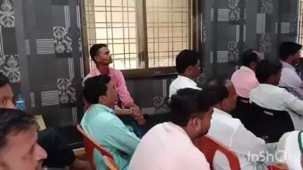 रिसोड: विश्वा लॉन येथे शिवसेना उद्धव बाळासाहेब ठाकरे गटाची आढावा बैठक संपन्न