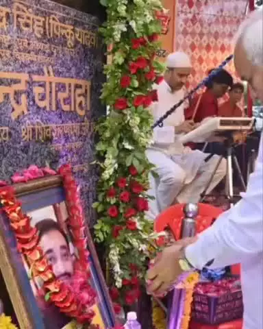 कानपुर: पुष्पेंद्रचौराहा परमट में पूर्व छात्र संघ अध्यक्ष पिंकू यादव की पुण्यतिथि मनाई गई, महापौर ने दी श्रद्धांजलि