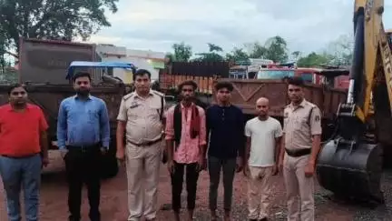मुंगेली: अवैध खनन पर जिले में प्रशासन की सख्ती, चन्दरगढ़ी और टेंगनागढ़ में जेसीबी व ट्रैक्टर किए गए जब्त