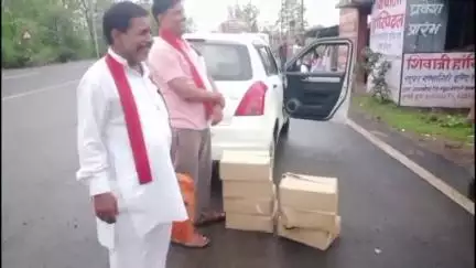 दमोह: संगठन सदस्यों ने पुलिस को सूचना देकर सागर नाका चौकी क्षेत्र से 7 पेटी अवैध शराब ज़ब्त कराई