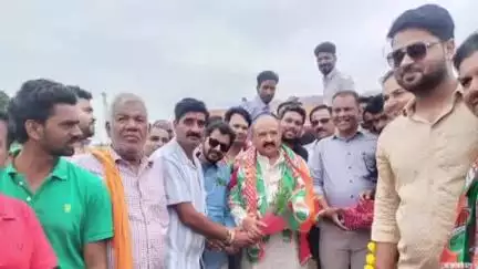 अन्ता: अंता नगर कांग्रेस कमेटी ने बंबोरी तिराहे पर बारां जिला प्रभारी प्रहलाद गुंजल का स्वागत किया