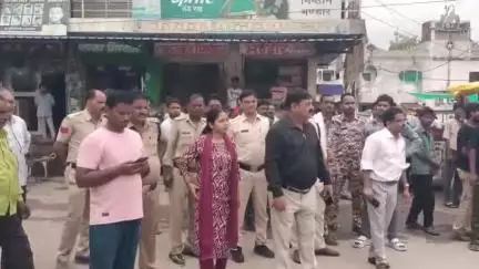 भांडेर: कुलरिया में ट्रांसफार्मर कनेक्शन जोड़ते समय युवक झुलसा, ग्रामीणों ने लगाया जाम, एसडीएम की समझाइश पर माने
