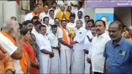 இராமேஸ்வரம்: வேலுடன் கந்த சஷ்டி பாடி முருக பக்தர்கள் மாநாட்டுக்கு மேல வாசலில் இருந்து கிளம்பிய பாஜகவினர்