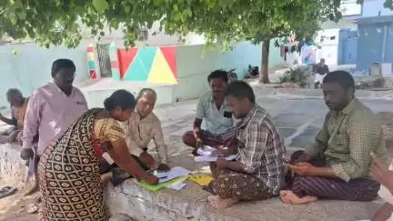 పాణ్యం: బొల్లవరం గ్రామంలో CPI నగర కార్యవర్గ సభ్యులు సుధాకర్ అప్ప, వారి సిబ్బంది ఆధ్వర్యంలో శ్రామికుల సర్వే నిర్వహణ