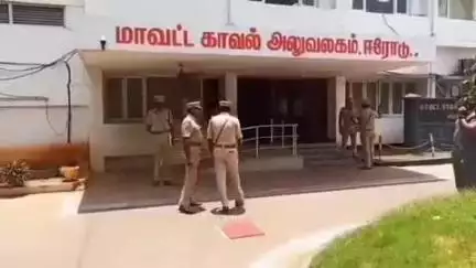 ஈரோடு: மாவட்ட காவல்துறை கண்காணிப்பாளர் அலுவலகத்தில் மாவட்டத்தில் சட்ட விரோதமாக மது விற்றதாக மூன்று பேர் கைது