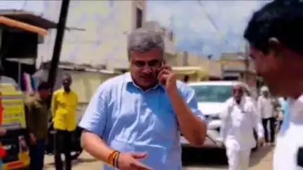 परभणी: टाकळी (कुं) येथे मुख्य रस्त्याच्या कामाचे शिवसेना जिल्हाप्रमुख आनंद भरोसे यांचे हस्ते उद्घाटन