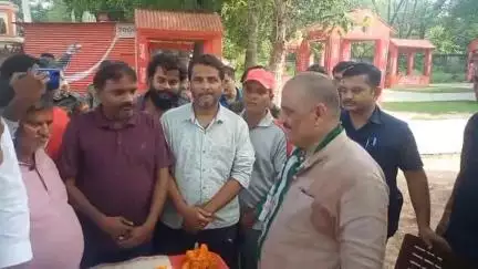 दरभंगा: राज परिसर में प्रमंडलीय पार्षद महासंघ ने जदयू के कार्यकारी राष्ट्रीय अध्यक्ष का स्वागत किया